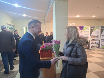 Поздравление с 8 марта от мужского коллектива БелдорНИИ